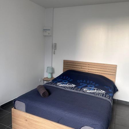 Un Studio Dans La Residence Sjt Alençon Exteriör bild